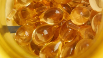 宠物鱼油的主要成分是什么呢（宠物鱼油的主要成分是什么呢英语）