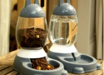 自动宠物喂食装置（宠物自动喂养器）